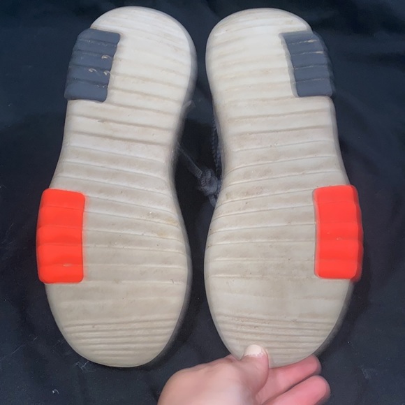 Kids Adidas shoes - Picture 7 of 7